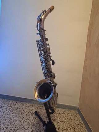 Saxofón Alto H. Suzuki Como Nuevo