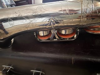 Saxofón Alto H. Suzuki Como Nuevo