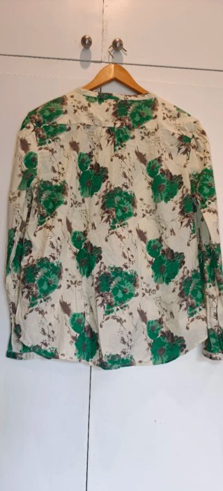 Camisa Tex floral verde y blanca