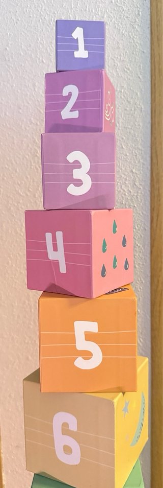 Cajas apilables de colores para bebé