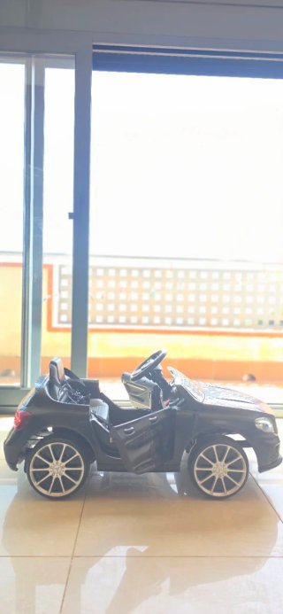 Coche eléctrico infantil Mercedes AMG