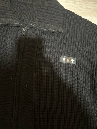 Jersey negro con cremallera