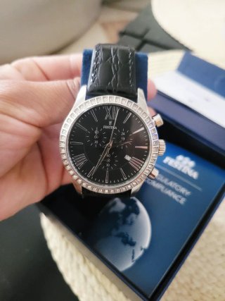 Reloj Festina Hombre Negro y Plateado Nuevo