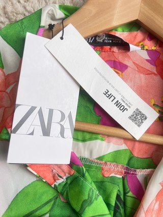 Blusa Zara floral M/38/10 a estrenar