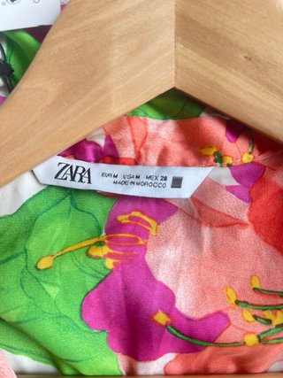 Blusa Zara floral M/38/10 a estrenar