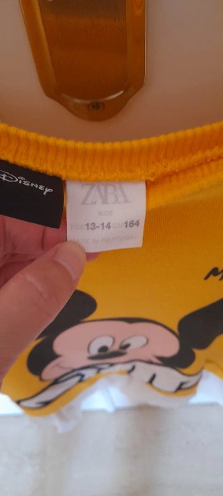 Camiseta Mickey Mouse amarilla con volantes