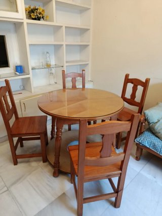 Mesa redonda de madera con 4 sillas mesa d