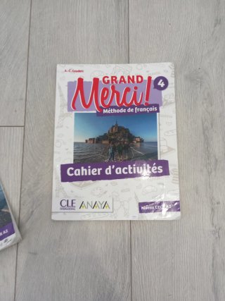 LIBROS DE FRANCES 4 NIVEL A2- COMO NUEVOS