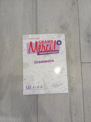 LIBROS DE FRANCES 4 NIVEL A2- COMO NUEVOS