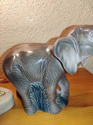 figura de elefante marca Porcegama