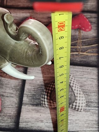 figura de elefante marca Porcegama