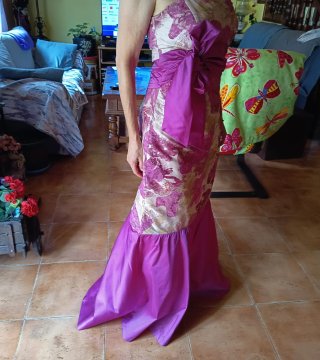 Vestido largo invitada boda rosa y morado