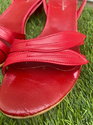 Sandalias rojas María Jaén