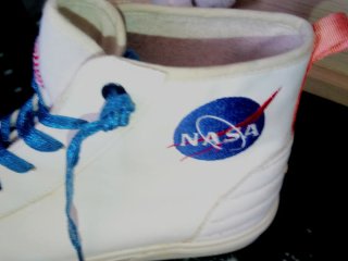 Botas Retro NASA y Bandera Americana