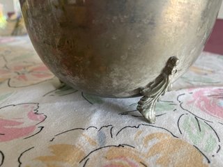 Macetero vintage de metal plateado