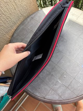 Paletero Bullpadel Negro y Rojo