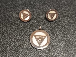 Conjunto Guess Pendientes y Colgante Acero