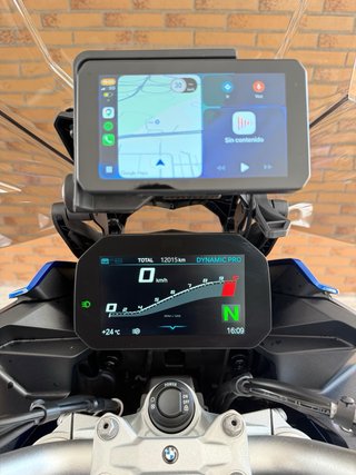 BMW F900XR