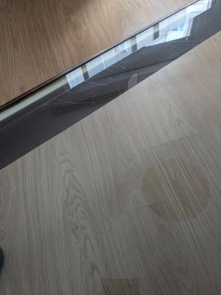 Mesa de centro antigua de madera y cristal