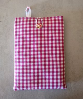Funda libro y marcapáginas a juego