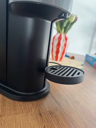 Cafetera Nespresso DeLonghi Gris
