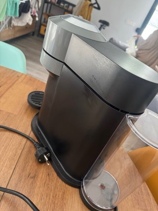 Cafetera Nespresso DeLonghi Gris