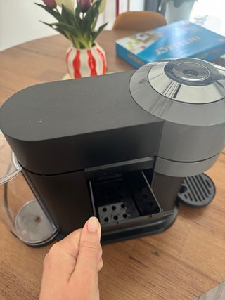 Cafetera Nespresso DeLonghi Gris