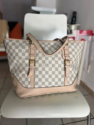 Borsa Louis Vuitton Beige/Bianca