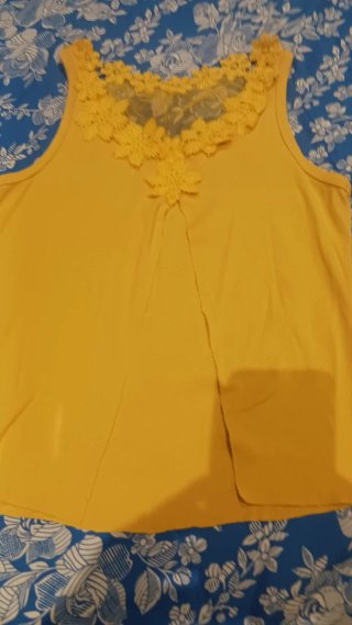 Conjunto Top Amarillo y Falda Negra