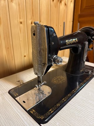 Máquina de coser antigua SIGMA
