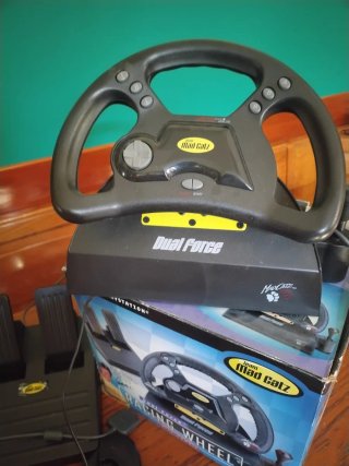 Volante Mad Catz Racing per PlayStation