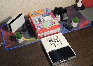 Nintendo Switch OLED Bianca - Come nuova!