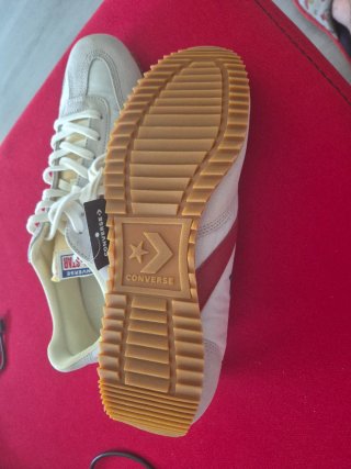 Zapatillas Converse Talla 42 Beige/Rojo Nuevas