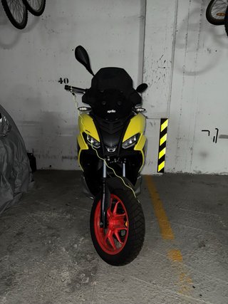 Aprilia SR GT 125 Maxi Scooter