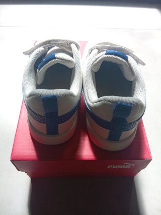 Zapatillas Puma niño talla 26
