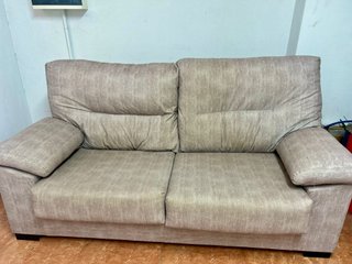 Sofá de 2 plazas beige