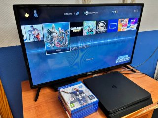 PS4 Slim 1TB + Giochi