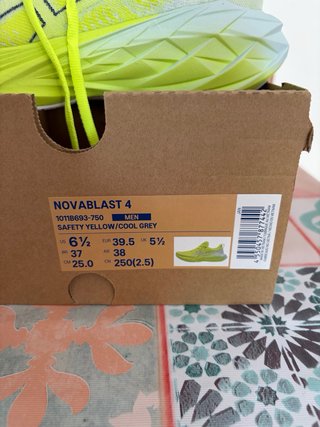 Asics Novablast 4 (39,5)