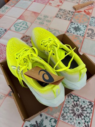 Asics Novablast 4 (39,5)