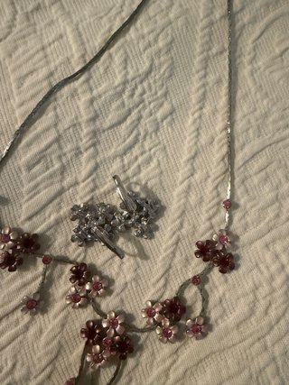 Conjunto Collar y Pendientes Flores