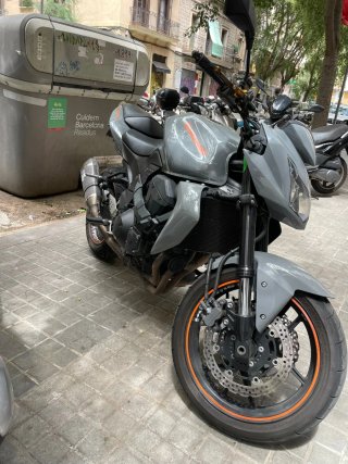 Kawasaki Z750 naked