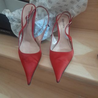 Zapatos de tacón Gloria Ortiz rojos