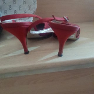 Zapatos de tacón Gloria Ortiz rojos