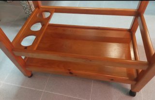 Camarera madera miel con ruedas