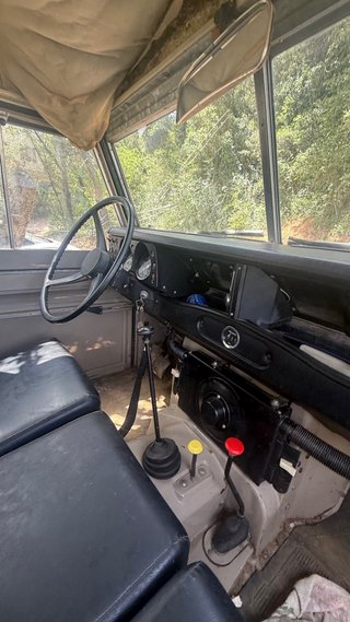 Land Rover Santana 109