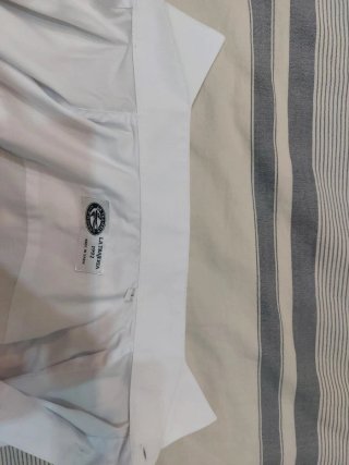 Camisa para chaqué blanca.