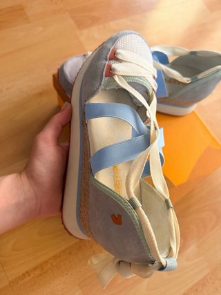 Sandalias cuña Gioseppo