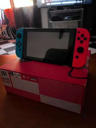 Nintendo Switch Azul y Rojo