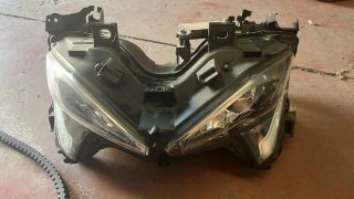 Faro delantero Yamaha t max
