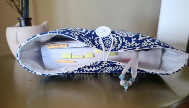 Funda libro 700+ hojas y marcapáginas a juego